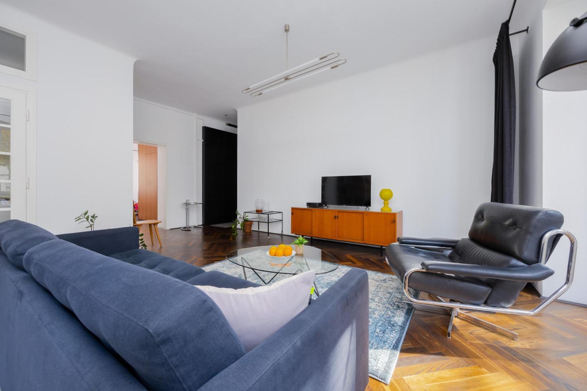 Atmospheric 1 Bedroom By Renters Apartament *