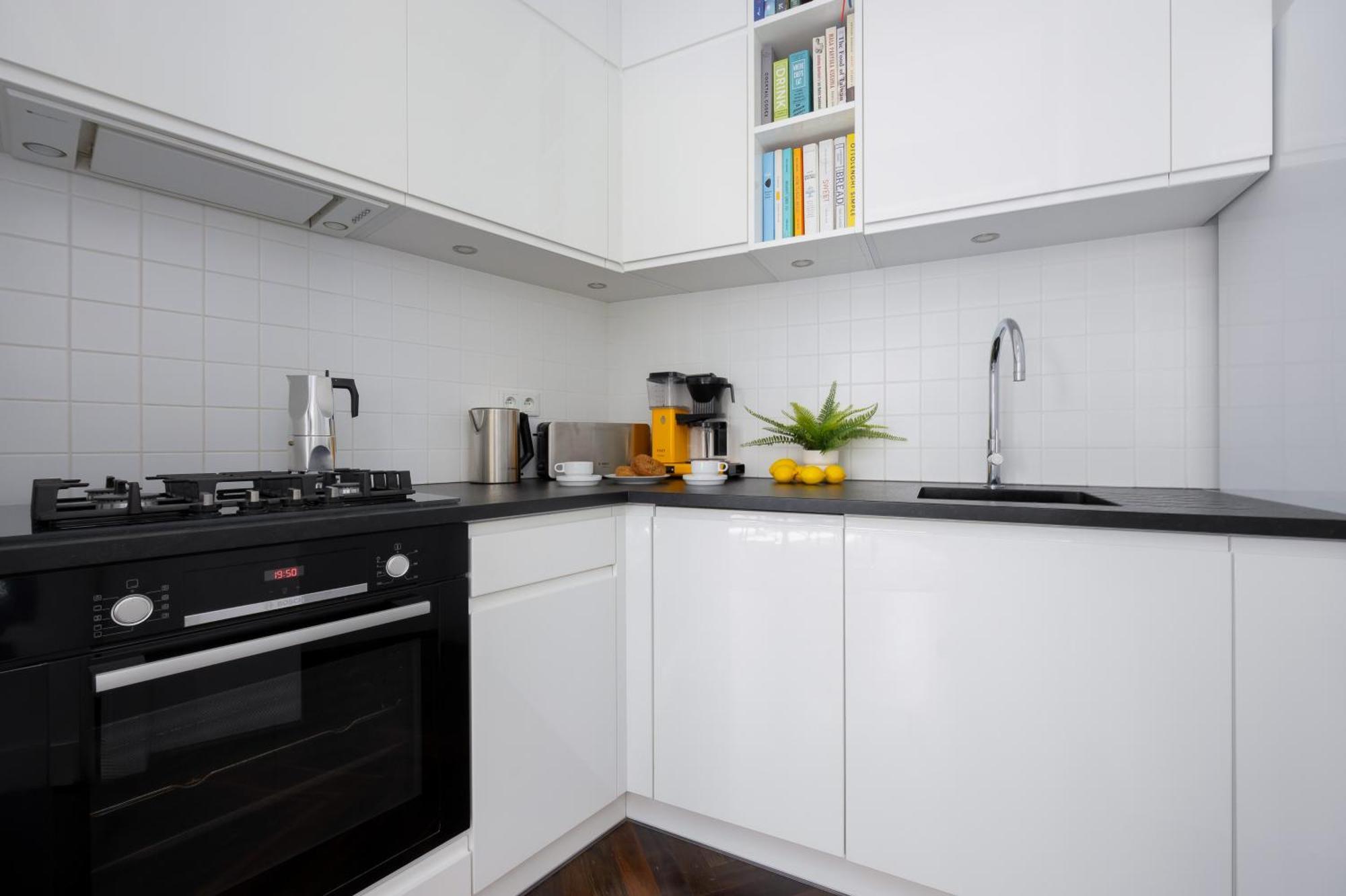 Atmospheric 1 Bedroom By Renters Apartament *