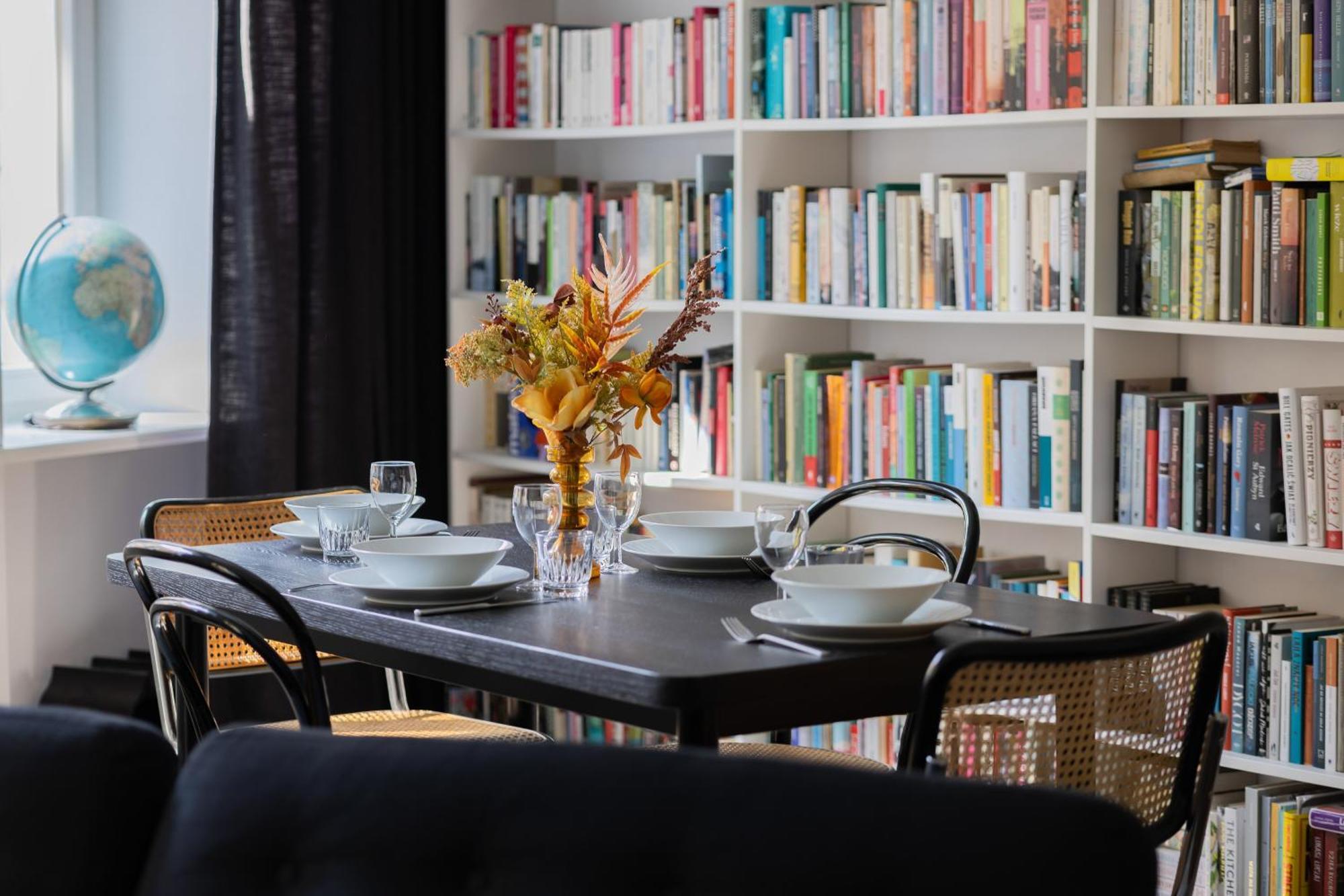 Atmospheric 1 Bedroom By Renters Apartment